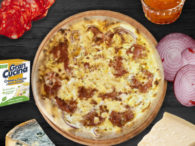 Pizza Hot Honey (ușor picantă)